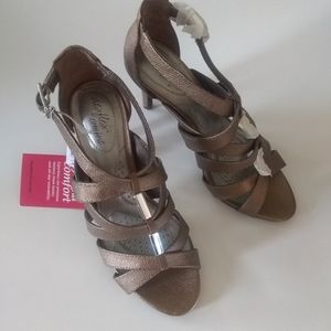 Dexflex Comfort Simteticos Bronze Stilettos Sandals 7 NWT